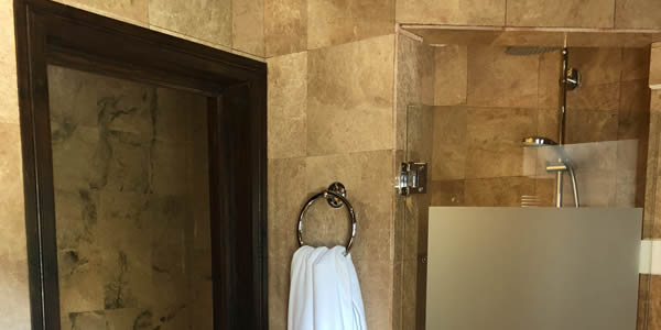 Luxury Exótic Hotel Bathroom
